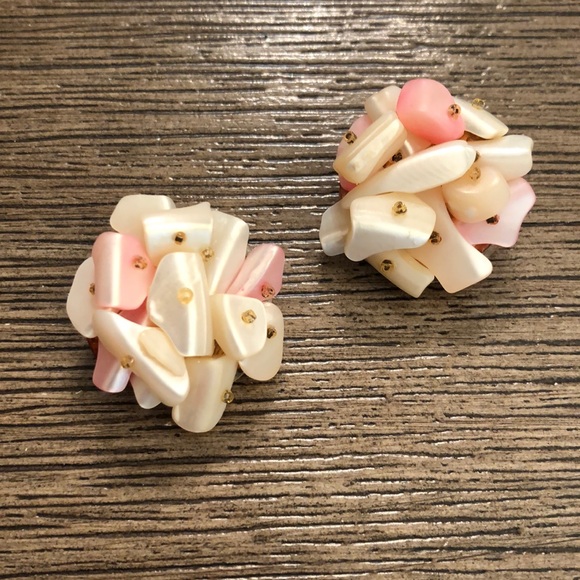Vintage JAPAN Clip Earrings Ivory Mother of Pearl - Picture 3 of 14